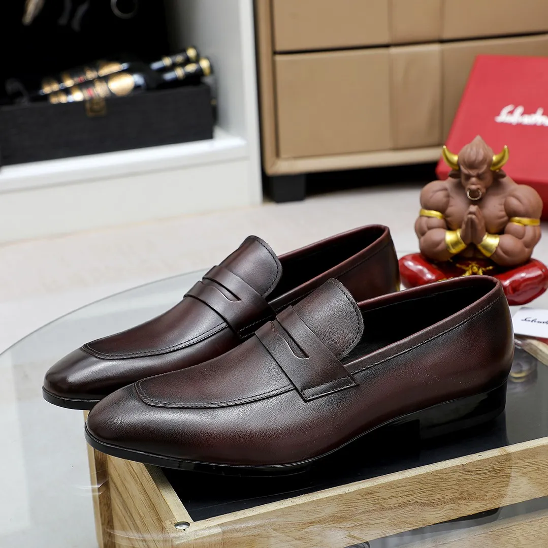 Men's shoes 💰460 🔥Ferragamo's new men's casual slip-on shoes🇨🇳Official website original 1:1 mold, original quality💯Fine workmanship, high-end luxury☘The upper is made of imported Italian first-layer cowhide🌴Luxurious water dyeing🐂Leather lining🍓Rubber wear-resistant and non-slip outsole, breathable and comfortable to wear🍍The first choice for high-grade men, 5 colors available! Code number 38-44 (45.46. Customized)